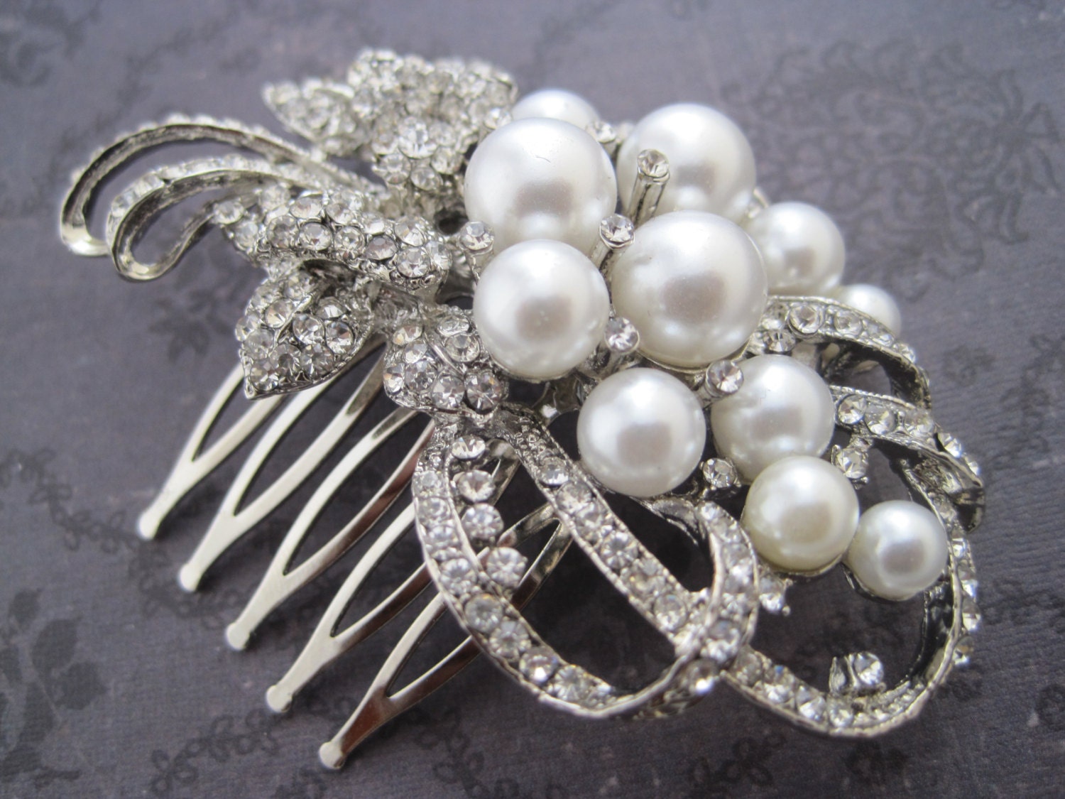 Bridal hair comb Rhinestone and pearl swirl