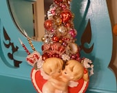 Sweet Vintage Valentine Cupids Kissing Lefton Planter Bottle Brush Tree Centerpiece