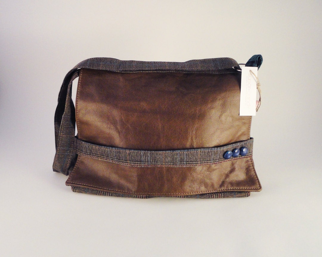 Messenger Bag with Leather - the Triangle Messenger