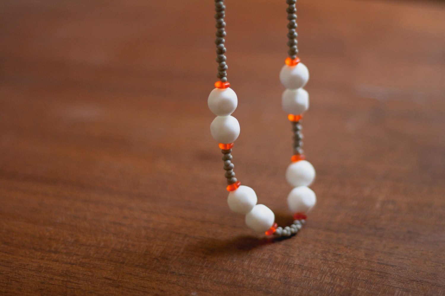 lördagsgodis no. 19 - a matte glass beaded necklace