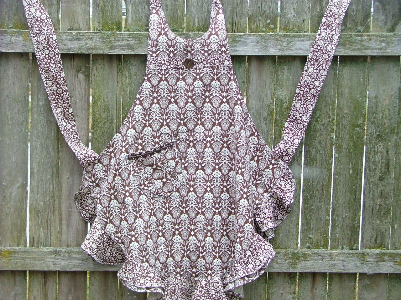 Full Flouncy APRON Chocolate Brown