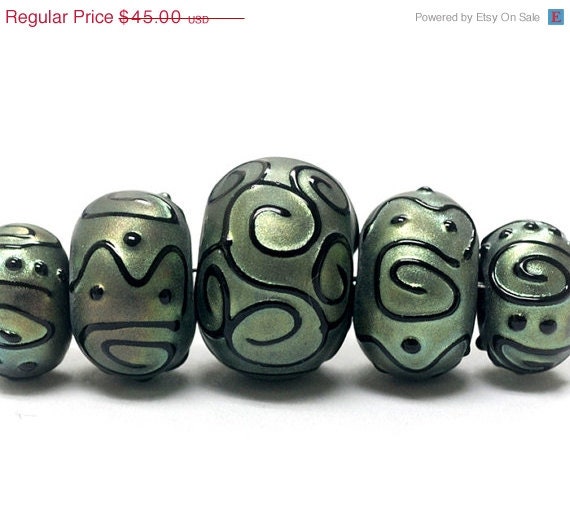 ON SALE 50% OFF Five Graduated Green Pearl Surface w/Black Rondelle Beads - Handmade Glass Lampwork Beads - 11203811