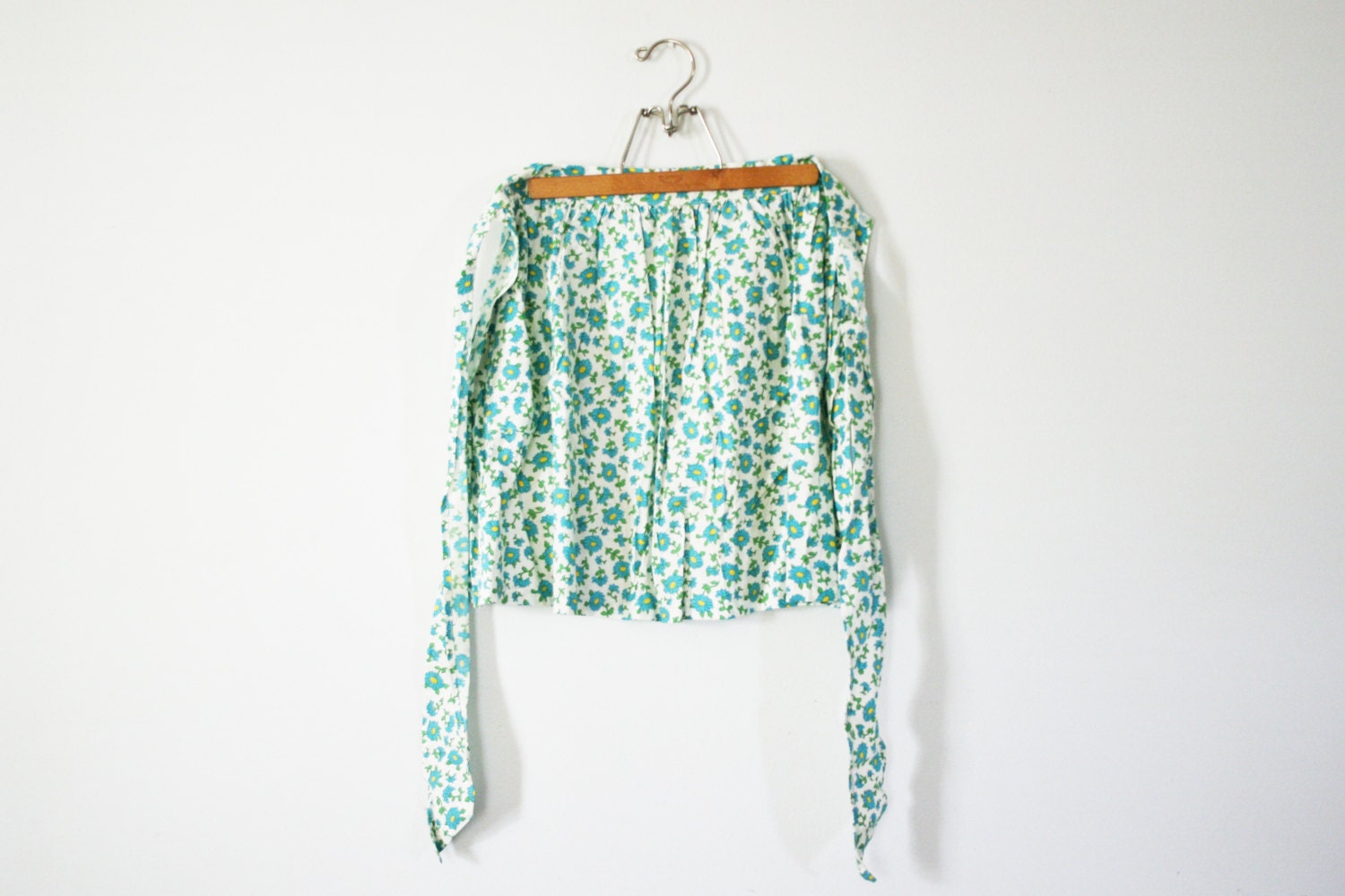 vintage 60s Little Sky Blue Daisy Floral Print Cotton Hostess Apron
