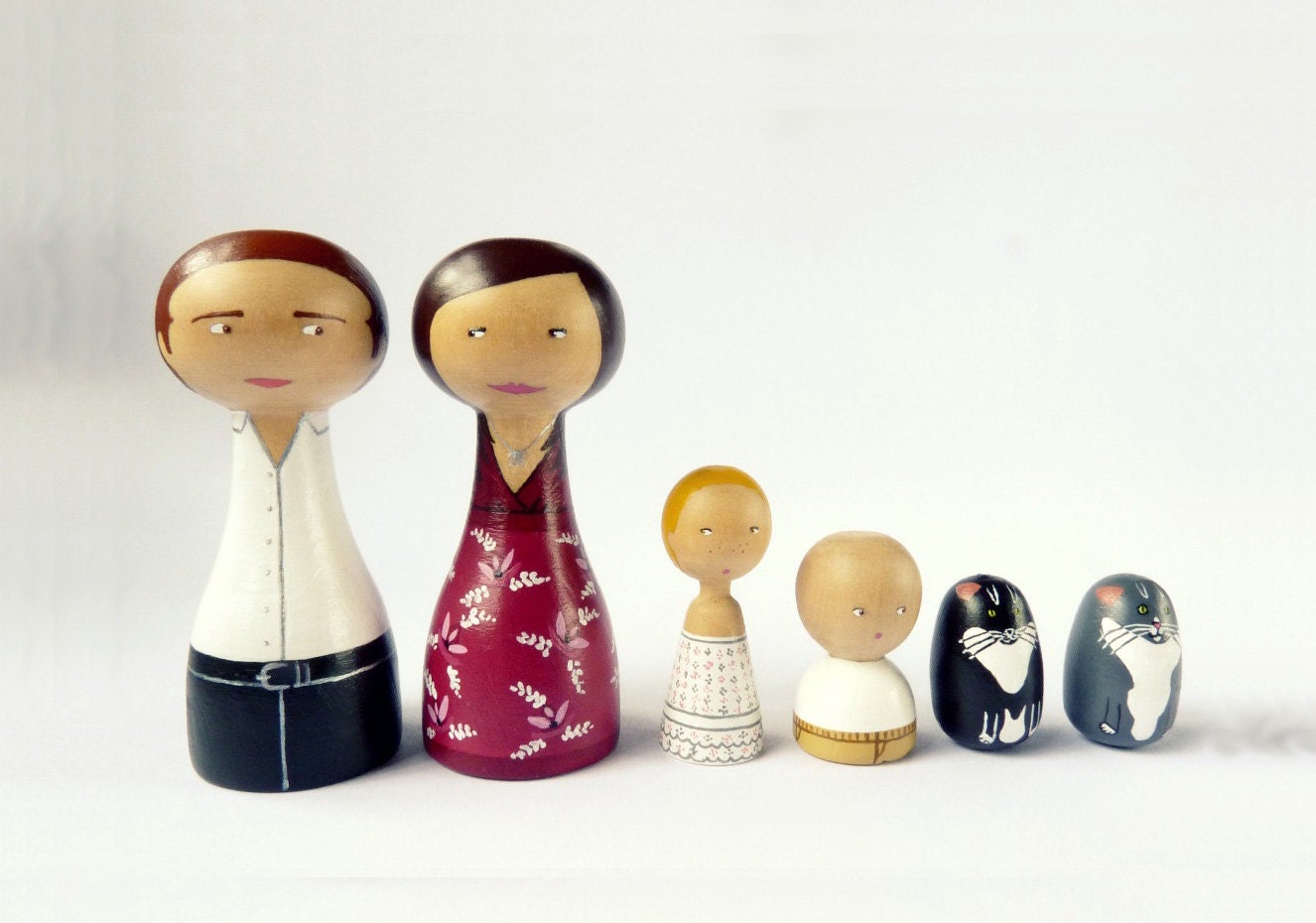 Custom Family of 6 Portrait Dolls children, pets FREE SHIPPING - Personalized - Wooden hand painted father mother dog cat special gift