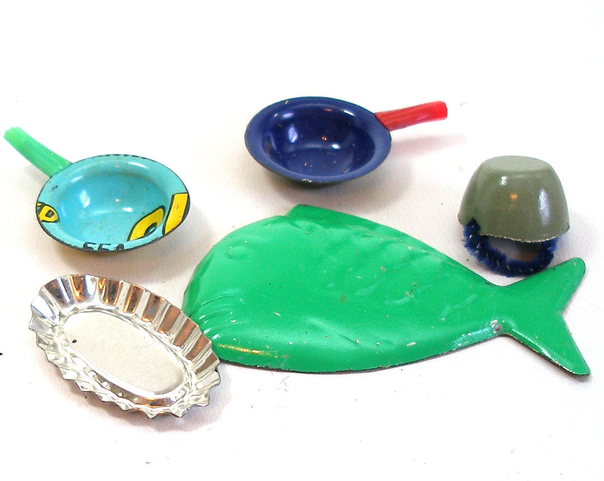 Mini tin dishes, 1950s Tiny metal cups, plates, pans made in Japan.