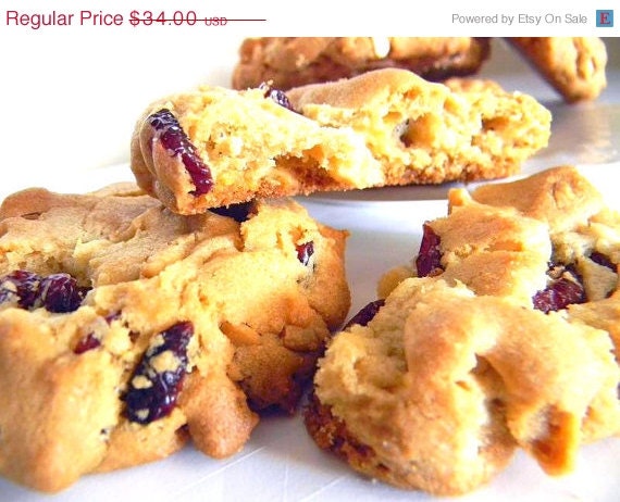 SALE White Chocolate, Macadamia Nut, Cranberry Cookies - Chewy, Crunchy, Salty-Sweet, Out-Of-This-WORLD - 12 Cookies (1 dozen)