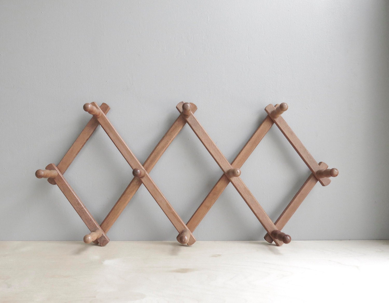 classic wood peg rack / expanding wall hook