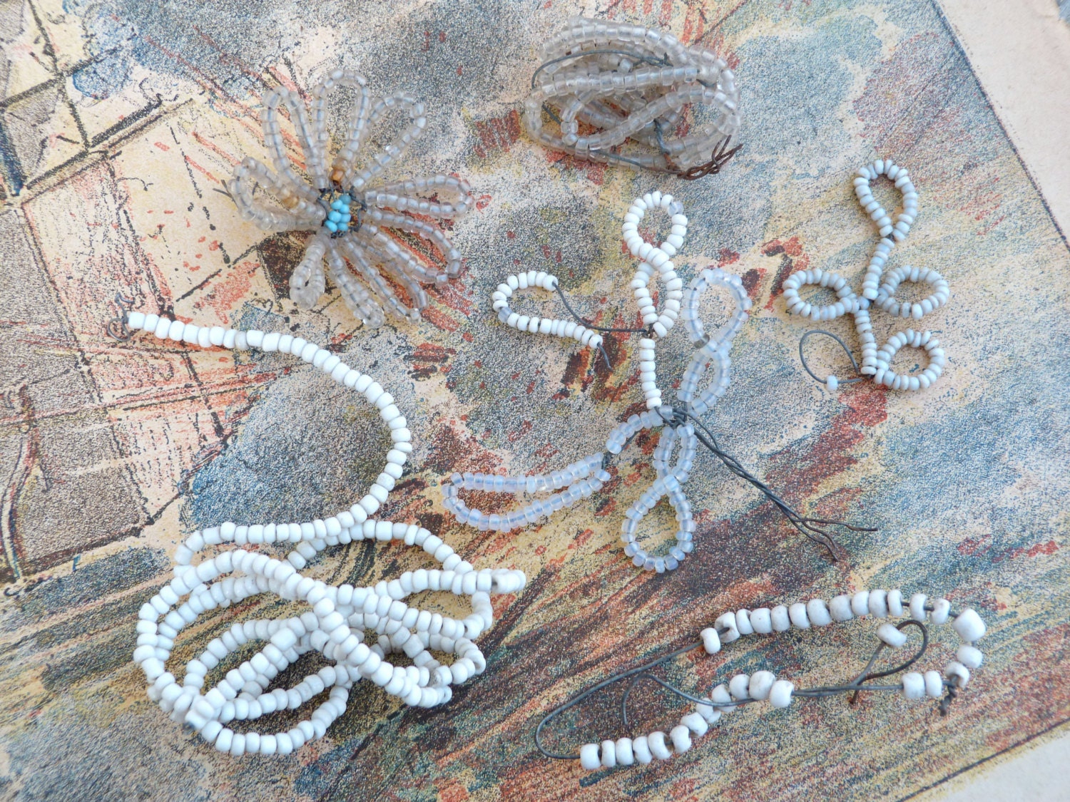 Vintage French 1900 /batch of white & cristal glass beads cable and flower 5 pieces