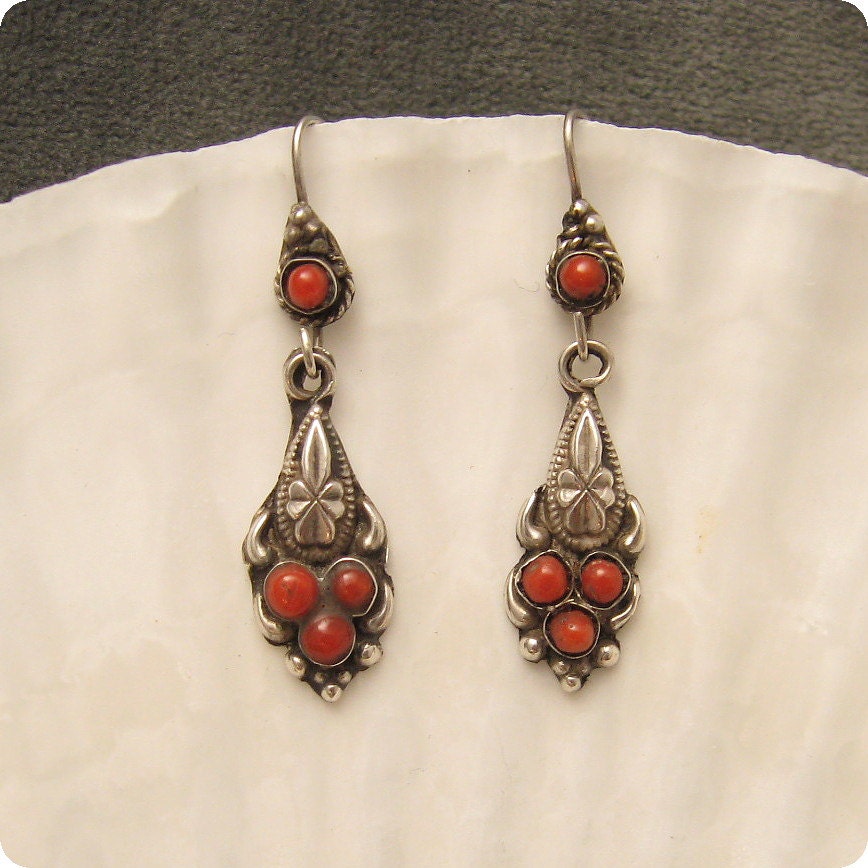 Vintage Sterling Earrings Dangly Coral Artisan E5437
