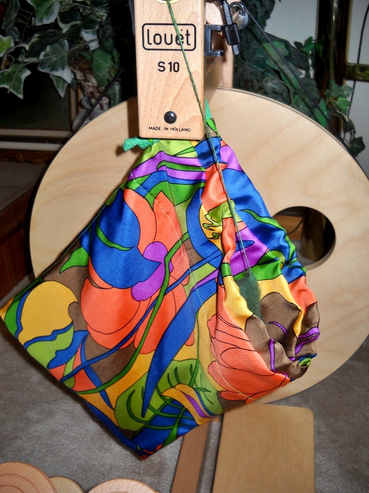Silk fiber bag, spinnng accessory for spinning wheel or drop spindle spinners, bag for roving