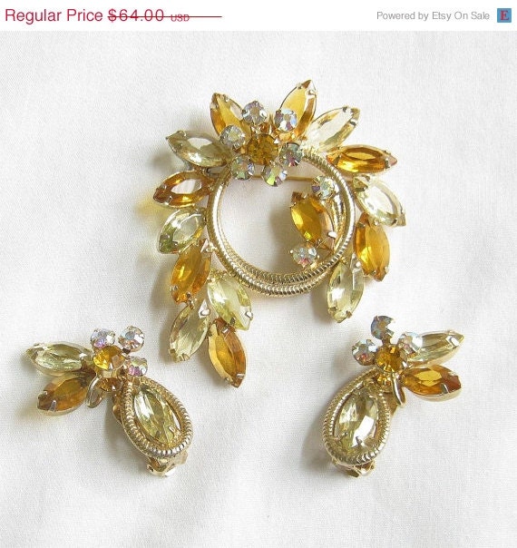 ON SALE Vintage JULIANA Verified D&E, Golden Topaz and Citrine Rhinestones with Aurora Borealis Circle Wreath Flower Brooch or Pin and Earr