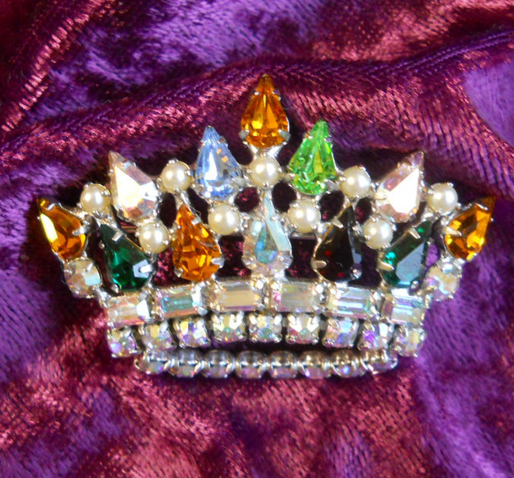 Vintage Signed B David Crown Brooch