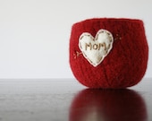 wine red felted wool bowl with cream heart and "mom" embroidered in brown cotton  - mom tattoo- Mother's day - jewelry bowl