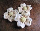 Dogwood Pendant in Vanilla Cream