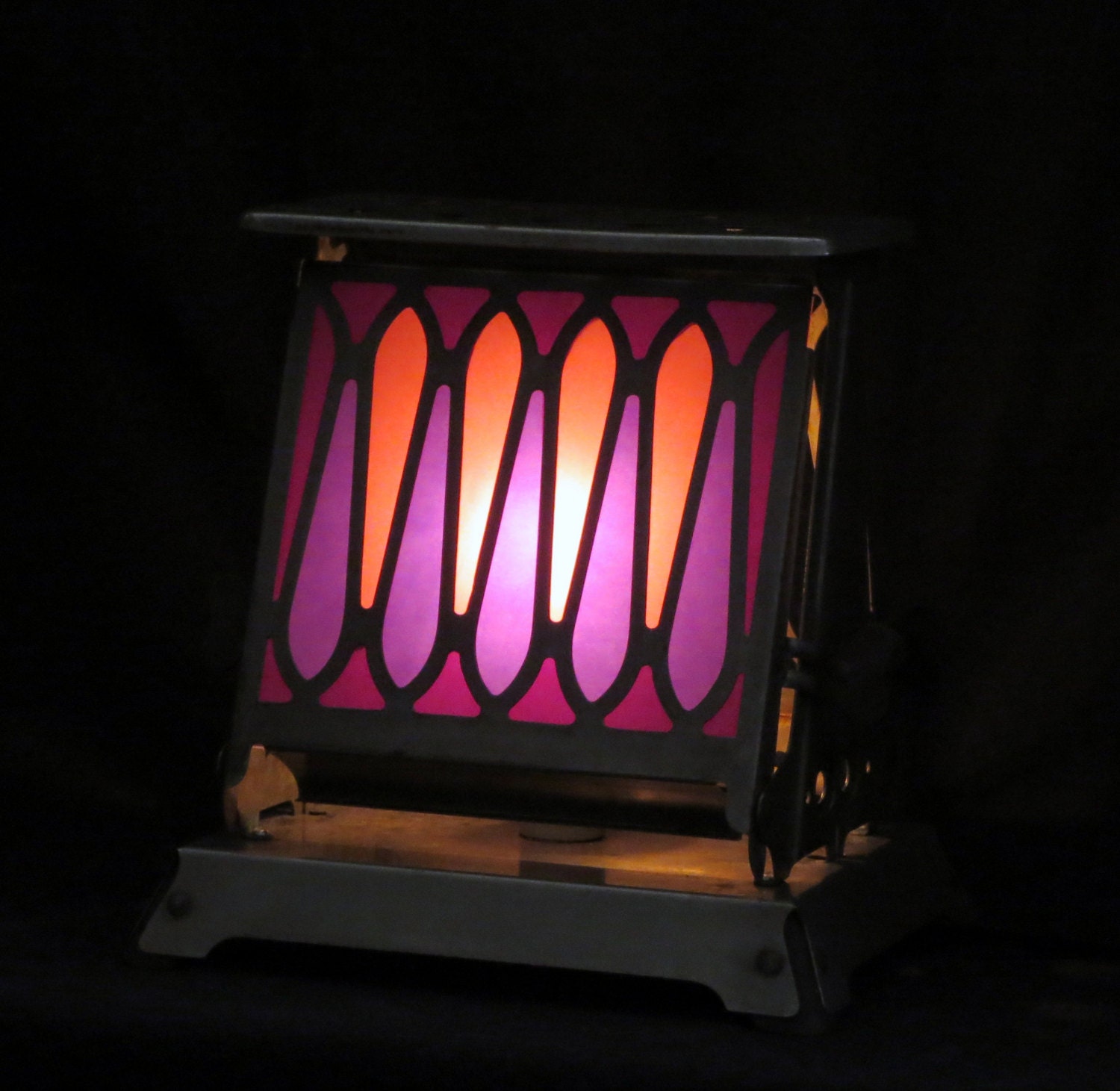Deco Petals stained glass toaster lamp