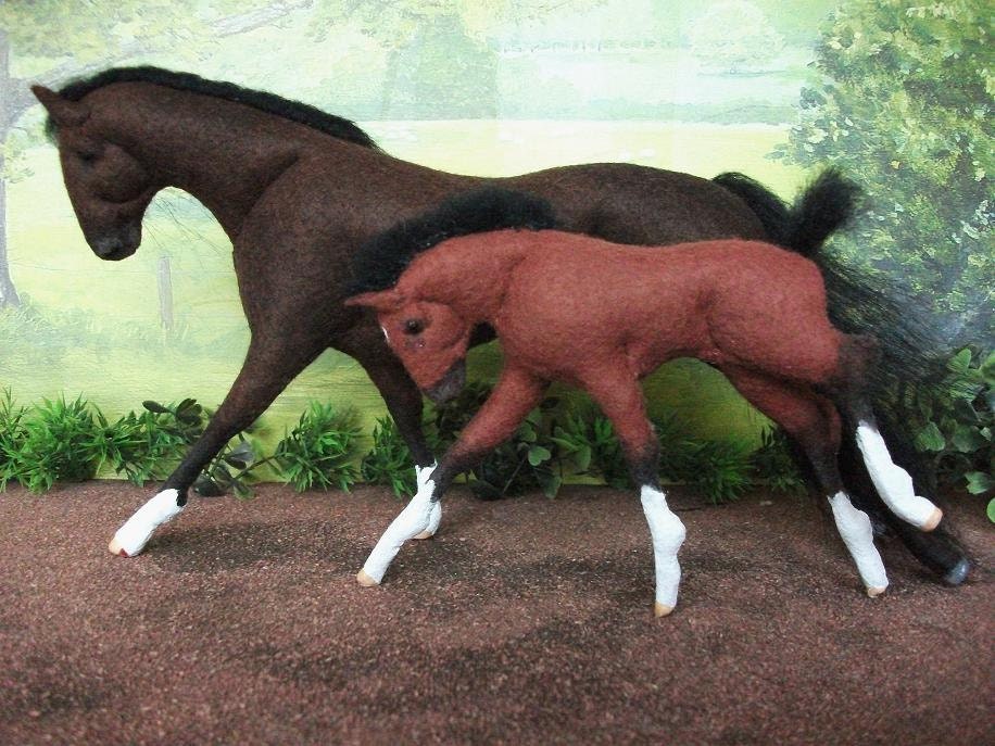 OOAK woll felt fabric mare and foal 'Grace and Rosie'