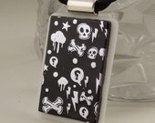 Skeleton - Goth - Gothic - Skull - Crossbones - Halloween - Dichroic Fused Glass Pendant - Dichroic Jewelry X4267