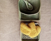 Green Rustic Place setting with relief dots - Stoneware (grès) Bowl