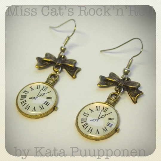 Old School pin up vintage style pocket clock earrings with bow