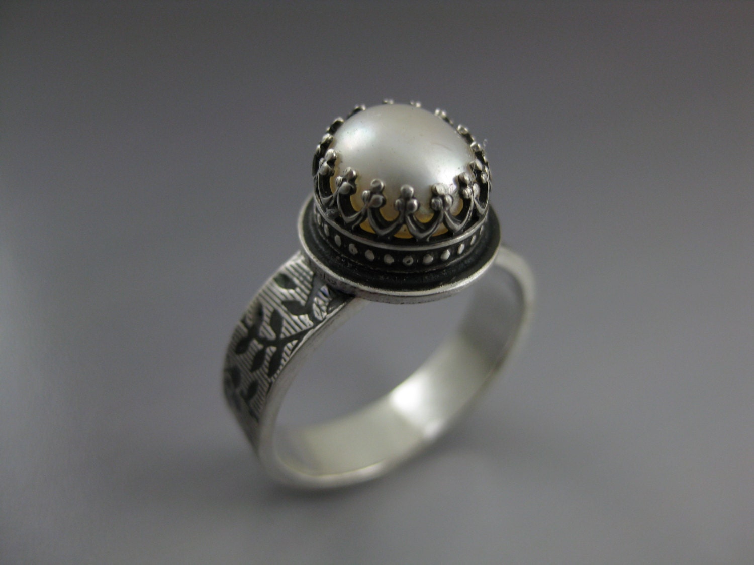 The Queens Pearl Ring