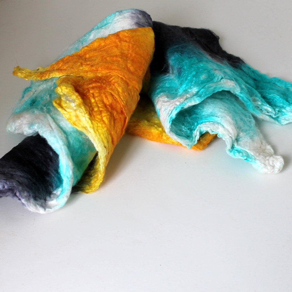 KOI - Silk Hankies/Mawata