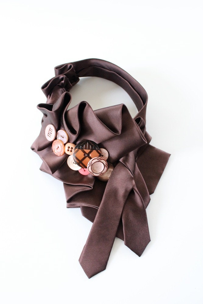 SALE Button Ruffle in Chocolate and Peach