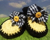Little Honey Bees - Crochet Baby Thong Sandals in Honey Bee Yellow and Black