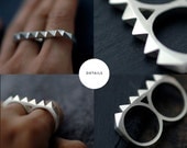 Minicyn studded knuckle duster