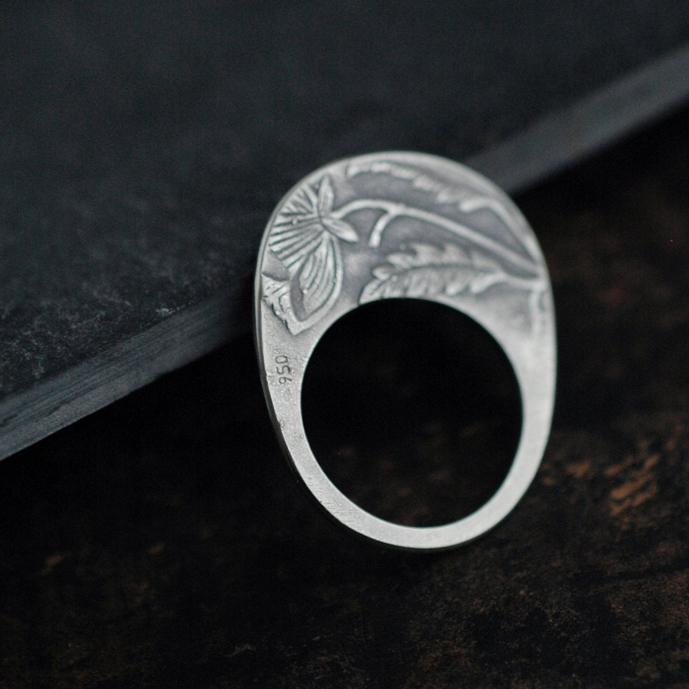 Victorian Floral & Leaf Double Happiness ring