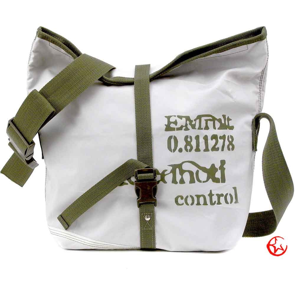 Stylish Messenger Bag // Upcycled and Handmade by peace4you - Model leo-2106