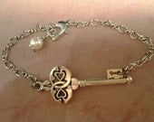 Key Bracelet to my heart  silver chain jewelry white Swarovski pearl skeleton key silver adjustable chain