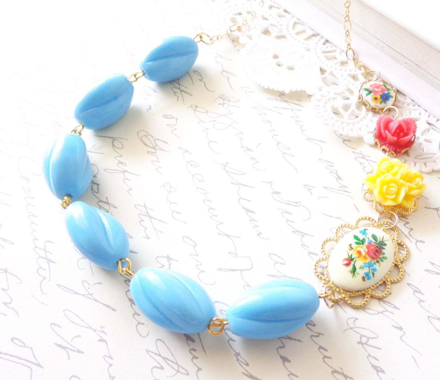 Emily - Vintage Beaded Flower Necklace 16k Gold