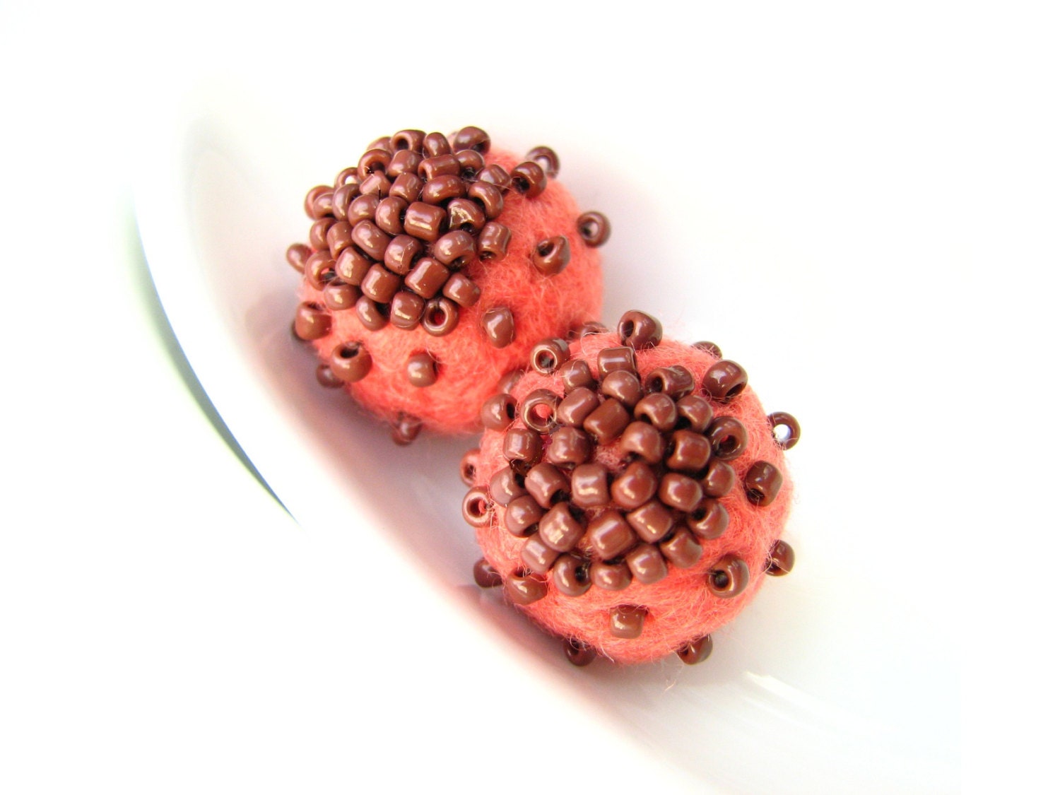 Set of 2 felted burnt orange round wool beads decorated with seed beads