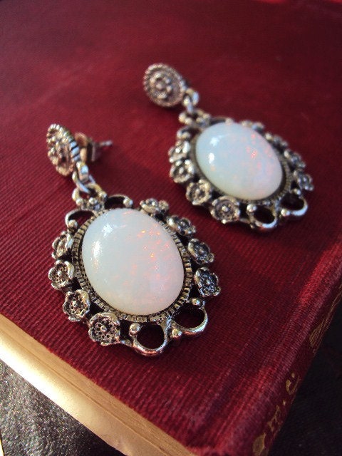 Vintage Earrings White Harlequin Opal Medallions Park Lane in Antique Silver Tone