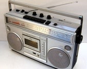 1980s Old School Montgomery Wards Boombox Ghettoblaster Cassette Radio Sterio Collectable