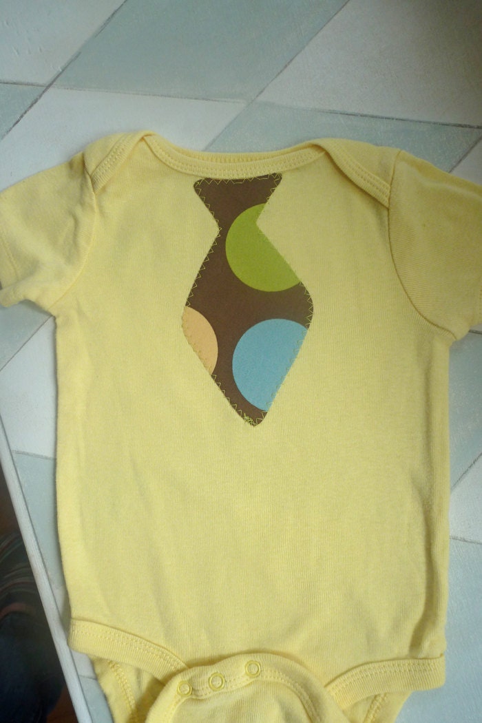Yellow bodysuit (Onesie) with large polka dot tie for your gentleman size 0-3mos.