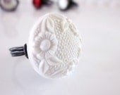 White Vintage Floral Button and Wire Ring Size 5.5