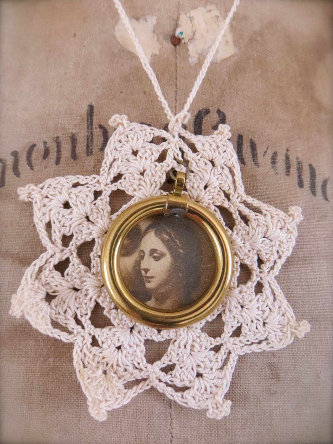 Vintage Tatted Jeanne Darc Inspired Tag - Embellishment