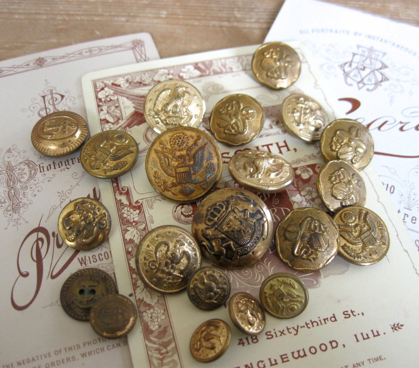 20 vintage buttons, gold military buttons,  no. 25, navy, crest, eagle, anchor, emblem american seal, gold metal buttons