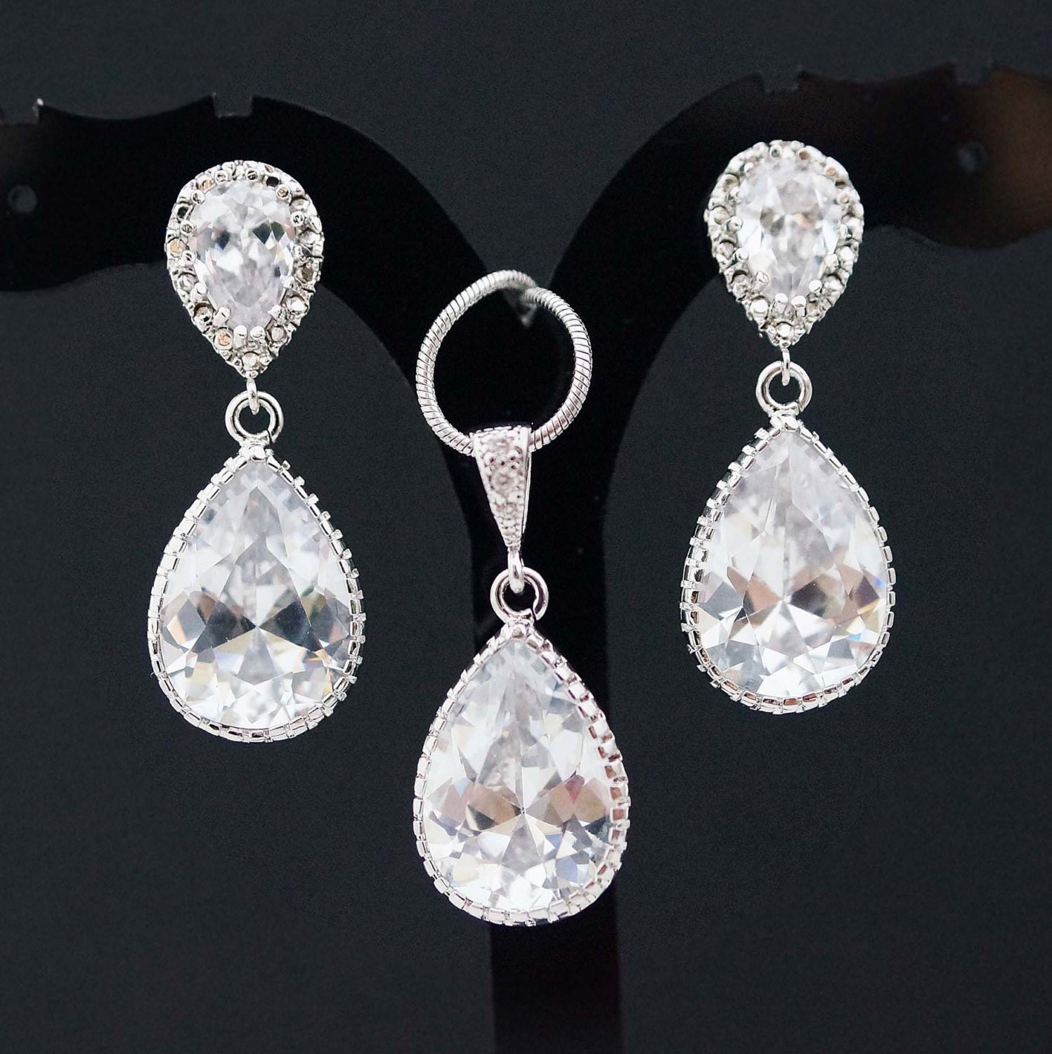 Wedding Bridal Earrings Bridesmaid Earrings Bridal Jewelry clear white large cubic zirconia Crystal tear drop Earrings Bridesmaid Gift
