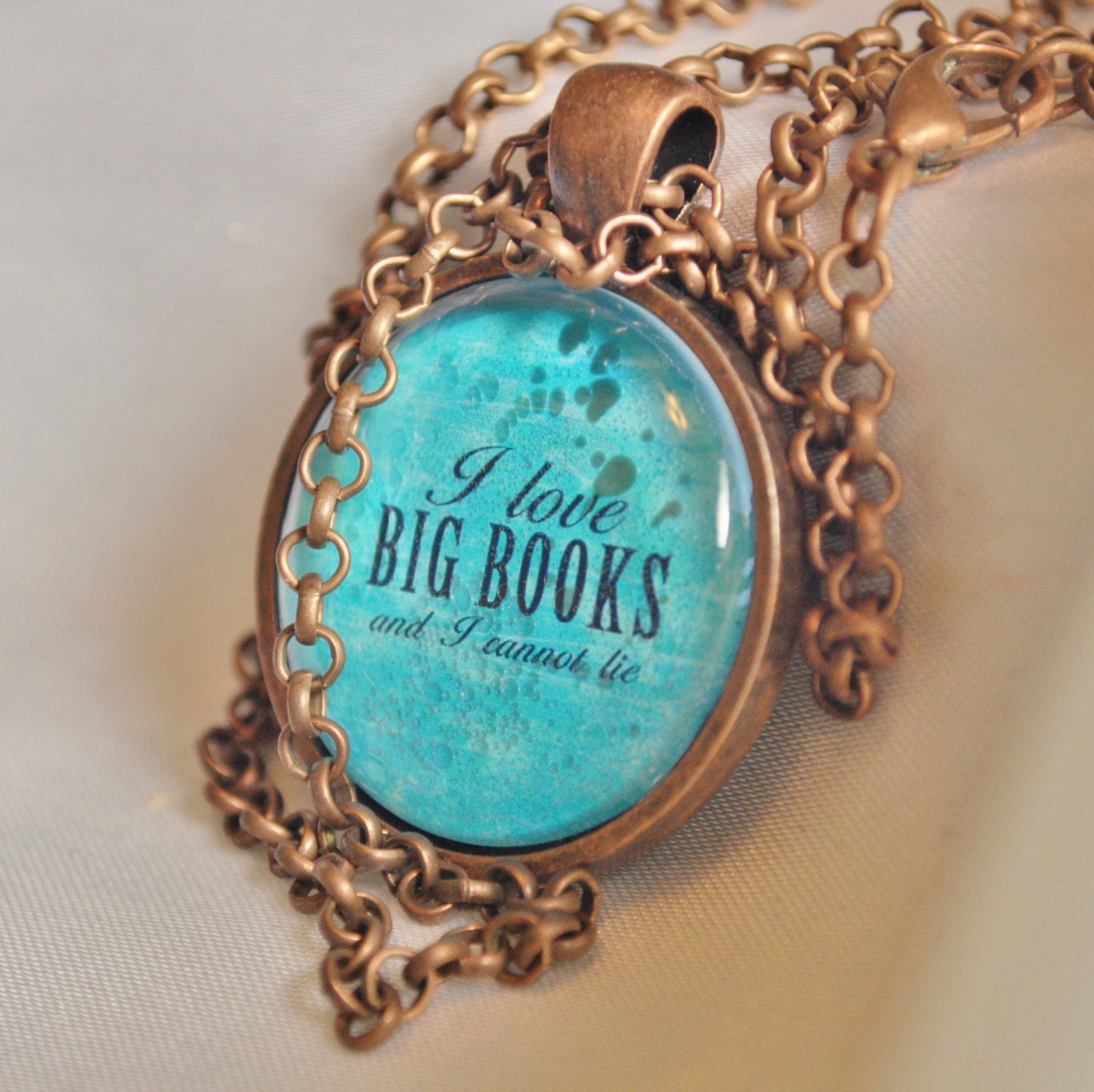 Book lovers pendant 1 1/2 inch "I love big books"