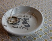 Ceramic Ring Holder - Fox Couple - you choose color - your Names and Wedding Date