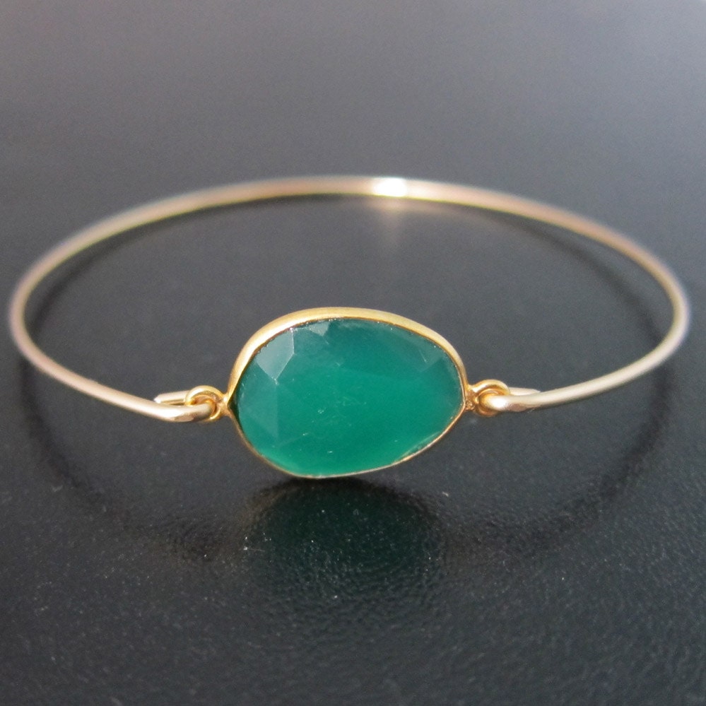 Green Onyx Bracelet Green Gemstone Bracelet by FrostedWillow