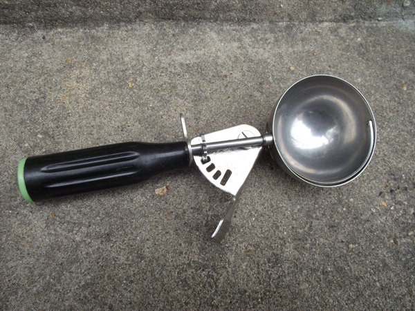 Vintage Ice Cream Scoop, Large Scooper, Hamilton Beach