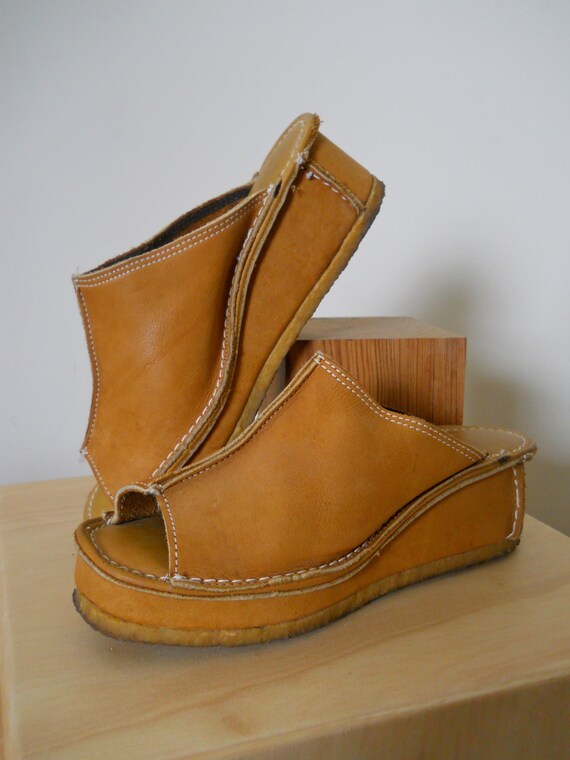 Leather Hush Puppies 1970s 80s Sz 7 Narrow by SugarBank on Etsy