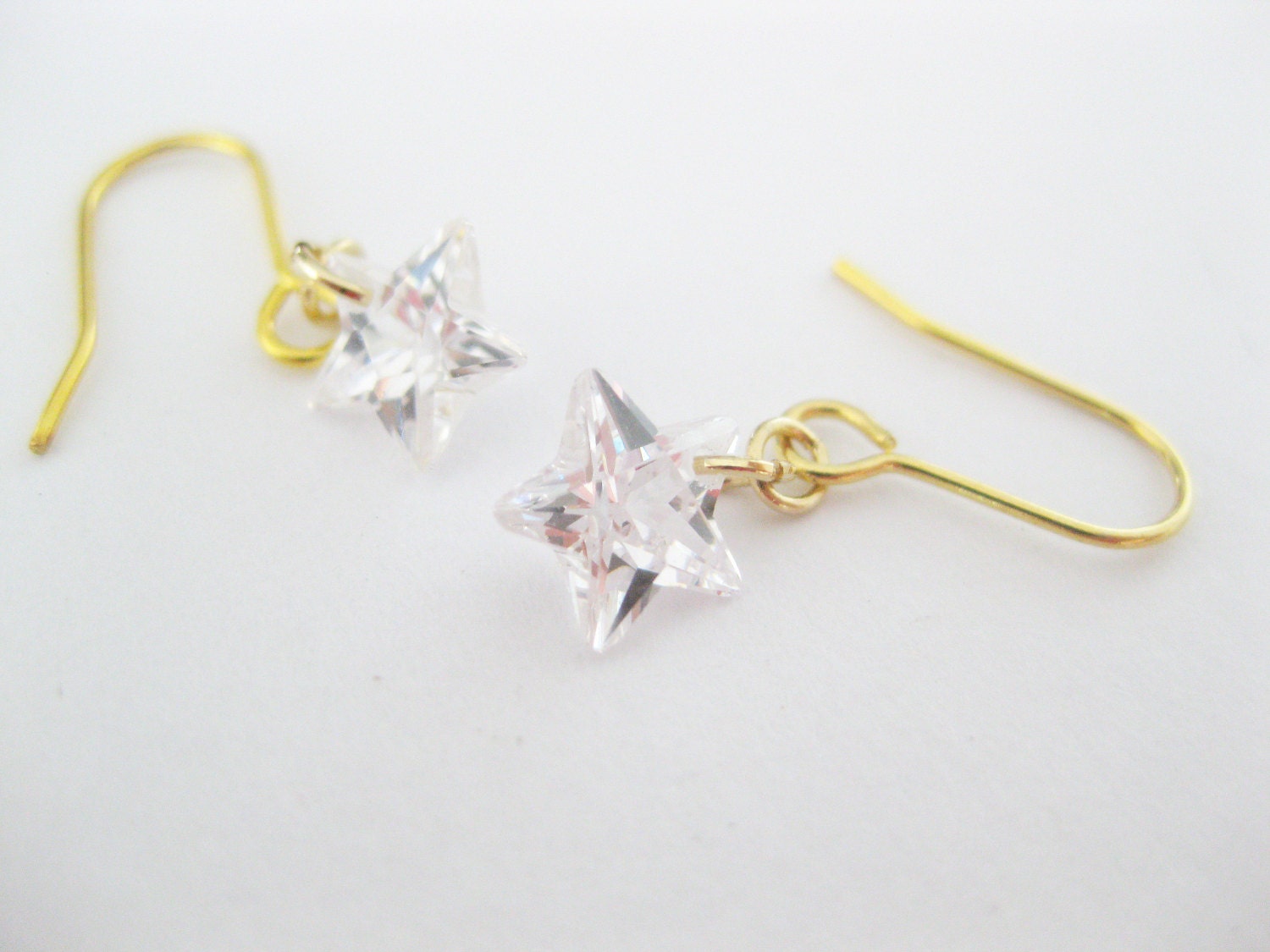 White zircon star earrings. Mini star earrings. Petite earrings.