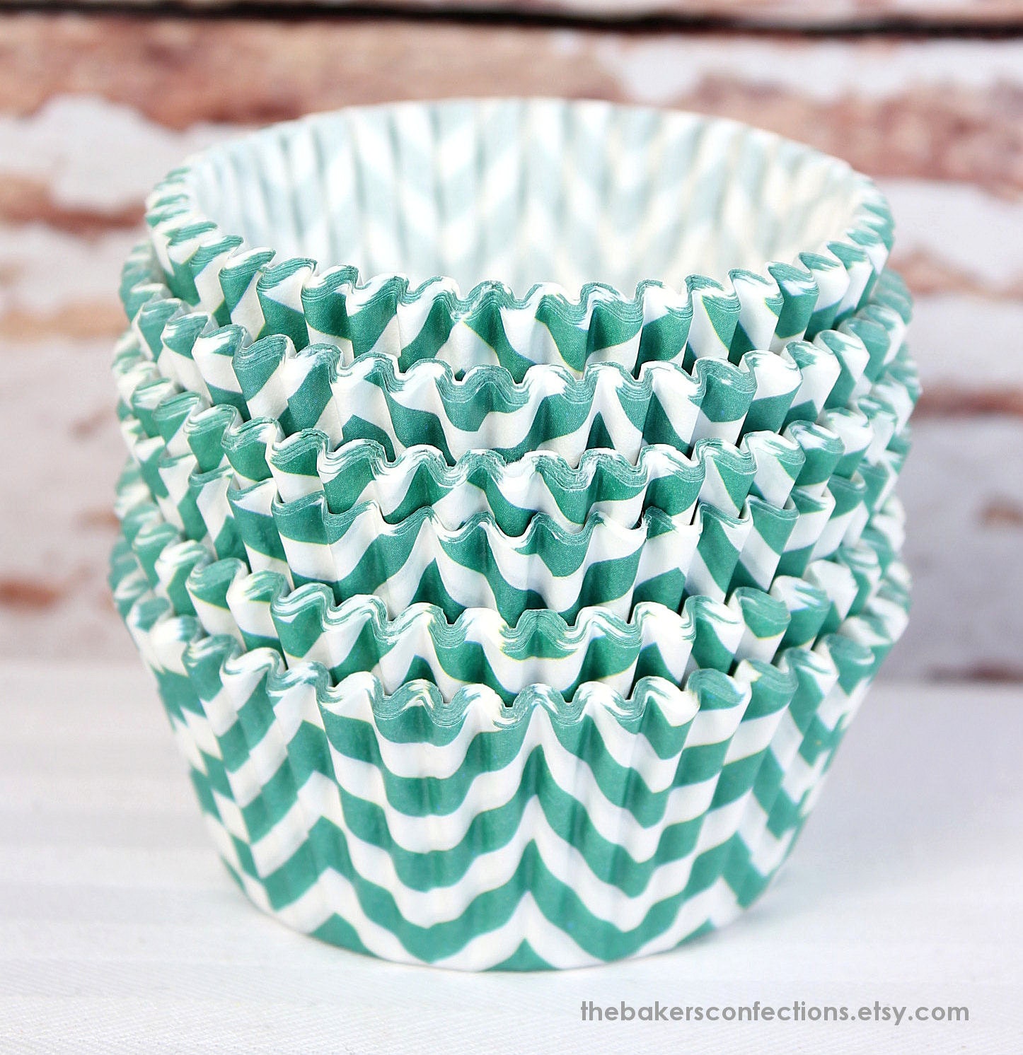 Kelly Green Chevron Cupcake Liners - ZigZag Baking Cups, Designer Grease Resistant Liners (100 count)