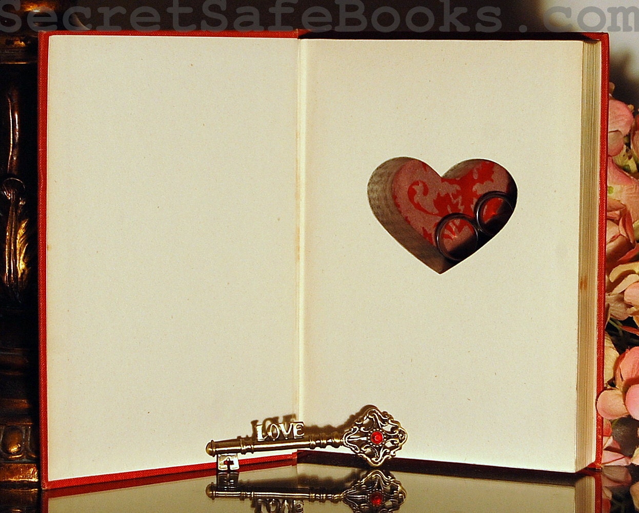 Hollow Book Safe with Heart (Vintage 1929 The World's Great Romances)