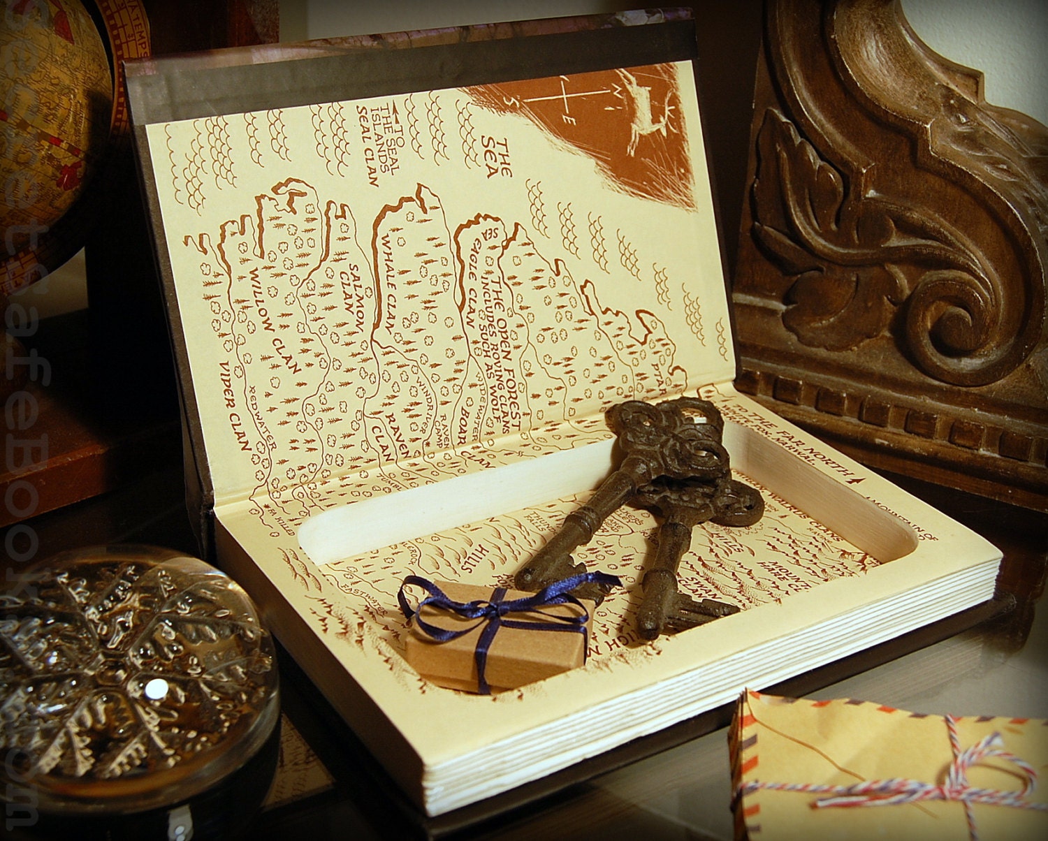 Hollow Book Safe (WOLF BROTHER)