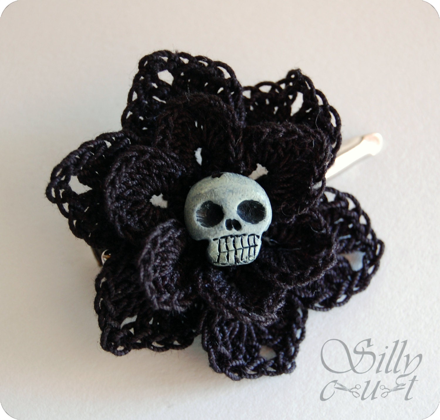 hairpin - Fleur Du Mal - crochet, handmade, handmade skull, gothic, neovictorian, dark, mourning, rockabilly, gothabilly